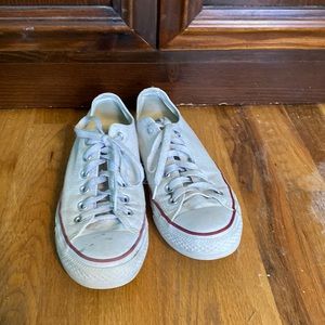 White converse sneakers